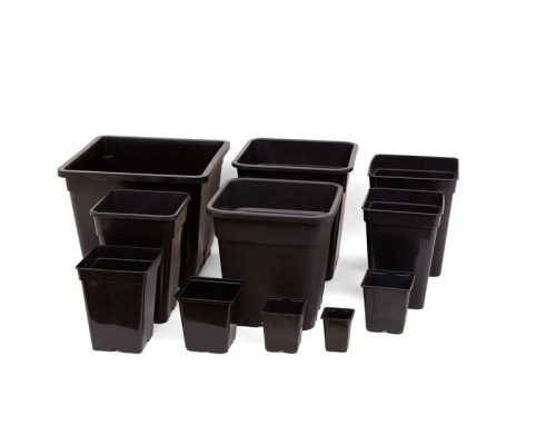 Conjunto de macetas de polipropileno resistente en diferentes litrajes para optimizar el desarrollo de las raíces.