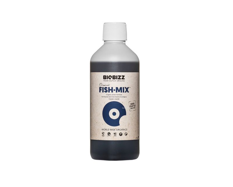 Plantas en fase vegetativa con un verde intenso tras la aplicación de Fish·Mix.