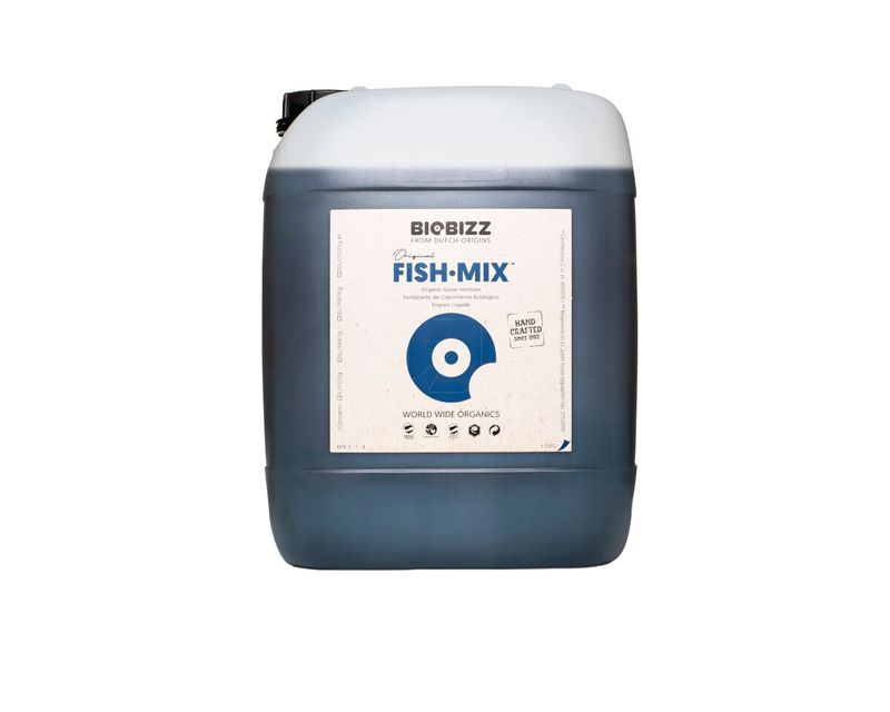 Plantas en fase vegetativa con un verde intenso tras la aplicación de Fish·Mix.