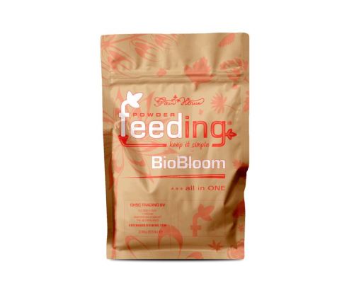 Cogollos resinosos y sanos cultivados con el sistema de alimentación biológica de Green House Feeding