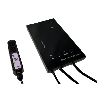 Pantalla LCD del controlador VDL mostrando las partes por millón (PPM) de CO2 en tiempo real.